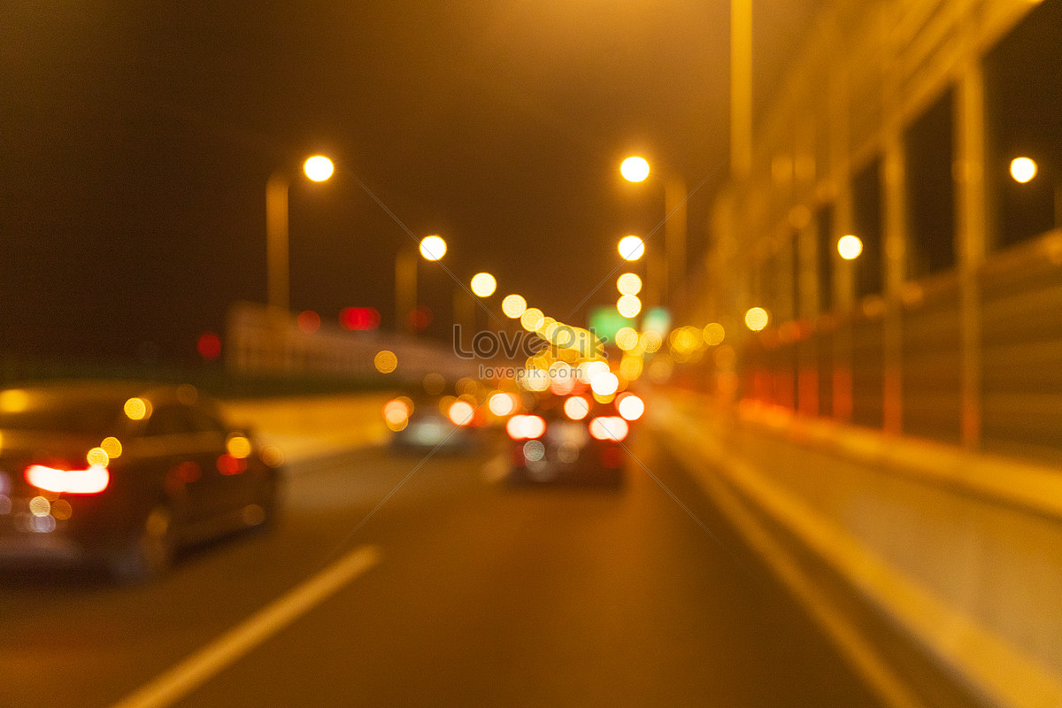 Giao Thông đêm: Khi đêm buông xuống và đường phố trở nên tĩnh lặng, giao thông cũng trở nên khó khăn hơn bao giờ hết. Nhưng đó cũng là cơ hội để tận hưởng vẻ đẹp tuyệt vời của đường phố về đêm. Hãy cùng nhau chiêm ngưỡng những hình ảnh tuyệt đẹp về giao thông đêm qua ống kính tài năng của những nhiếp ảnh gia.