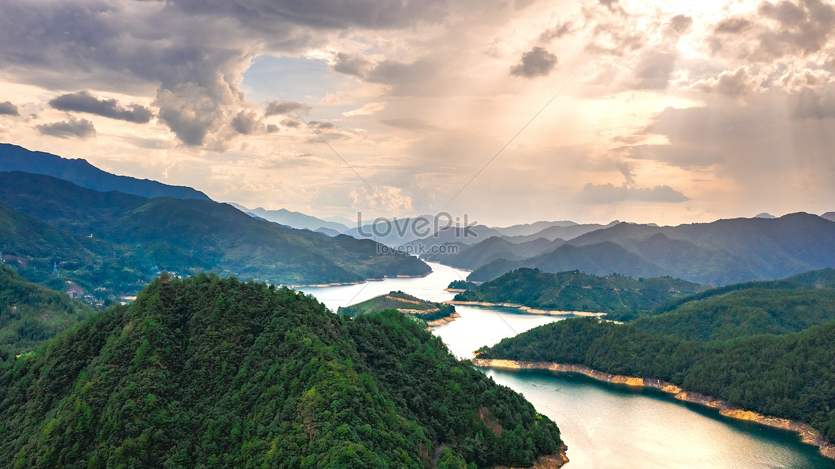 Yunhe Lake Xiangong Scenic Spot In Zhejiang Province Picture And Hd 