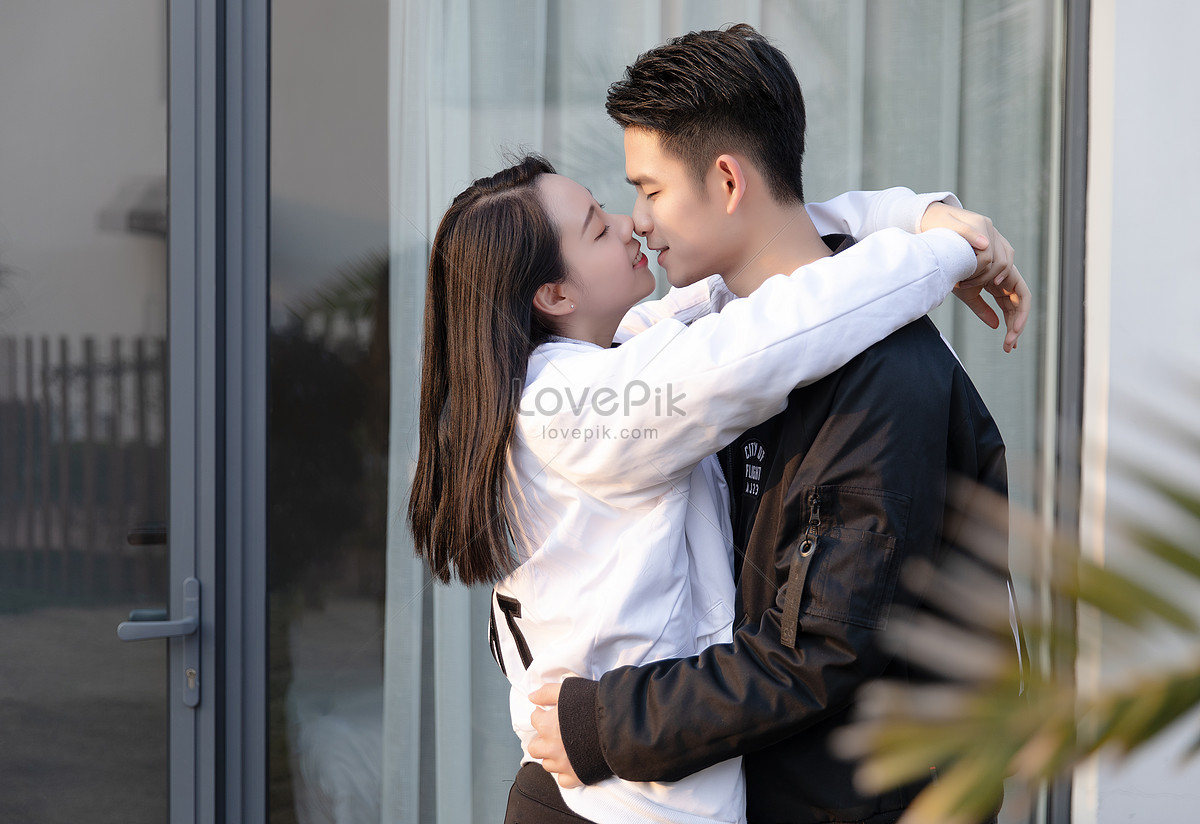 Young Lovers Picture And HD Photos | Free Download On Lovepik