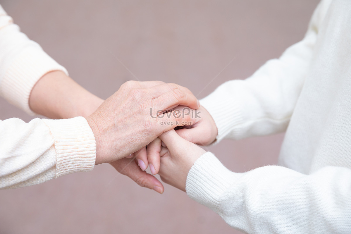 Bàn tay đồng hành là biểu tượng thân thiết nhất của tình bạn và tình yêu thương. Chúng ta cần những người bạn, đối tác đồng hành cùng chúng ta trên con đường đời. Hãy cùng xem những hình ảnh ấn tượng về bàn tay đồng hành với chúng tôi.