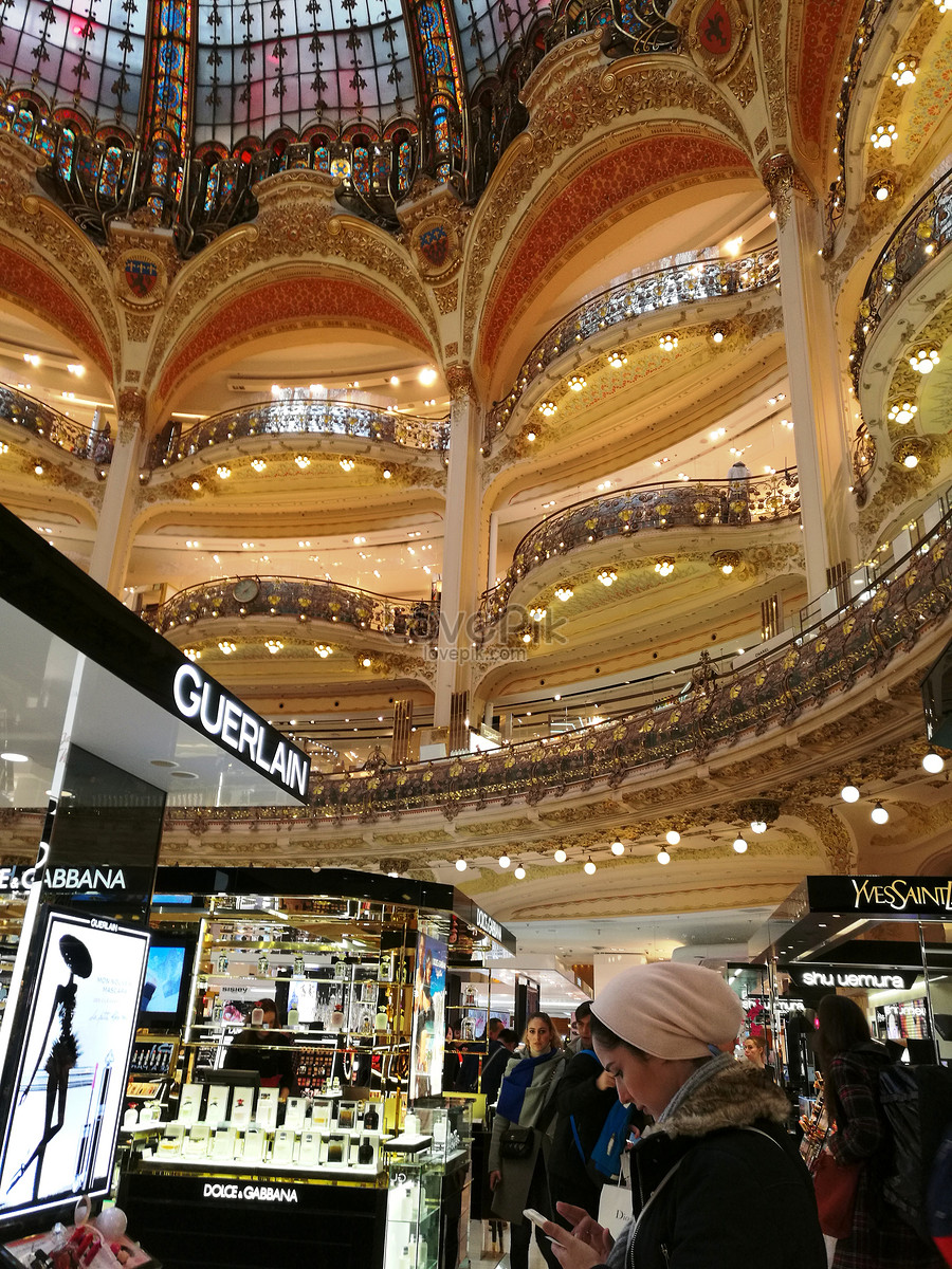 Views outside galeries lafayette department store hi-res stock