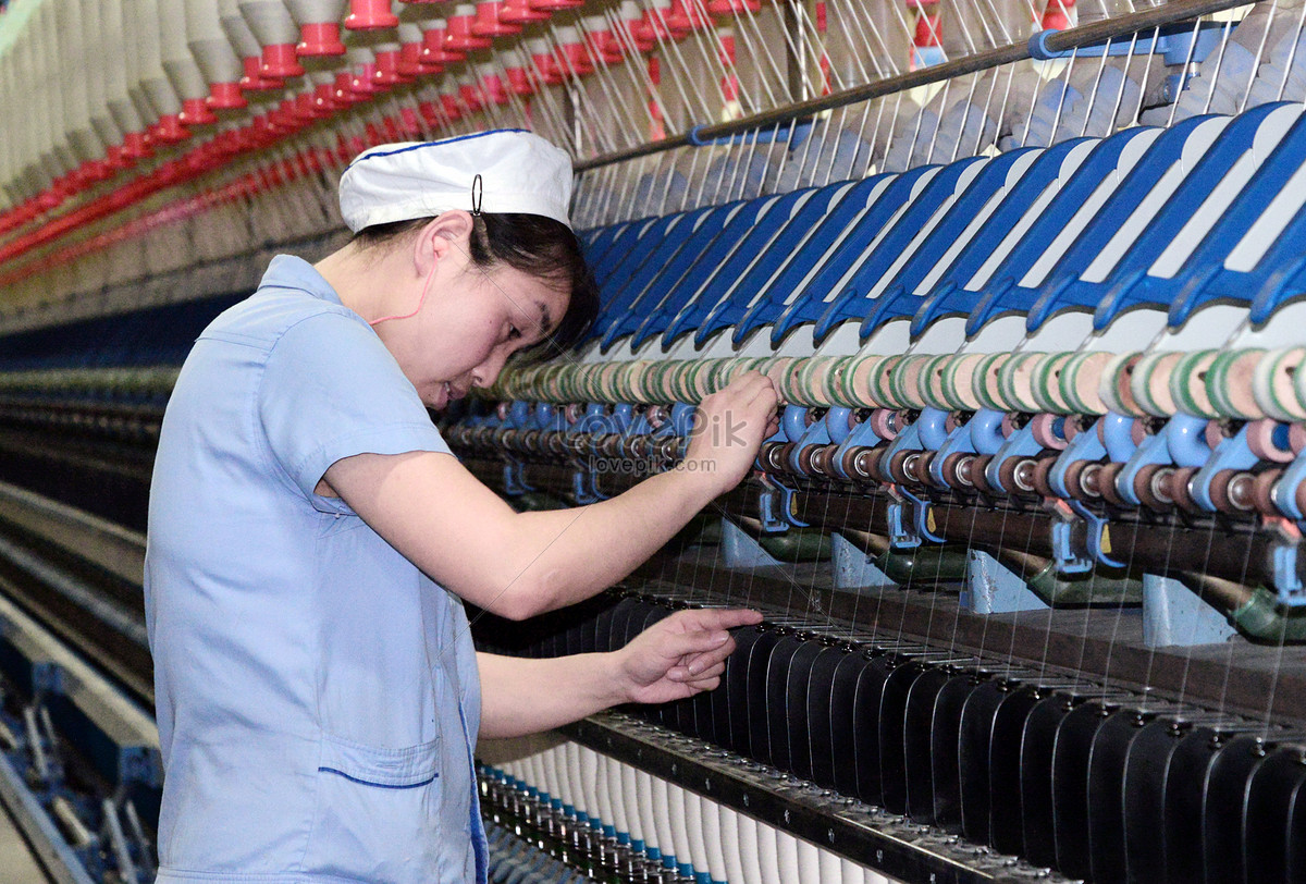 Textile Workers Check The Spinning Machine Picture And HD Photos