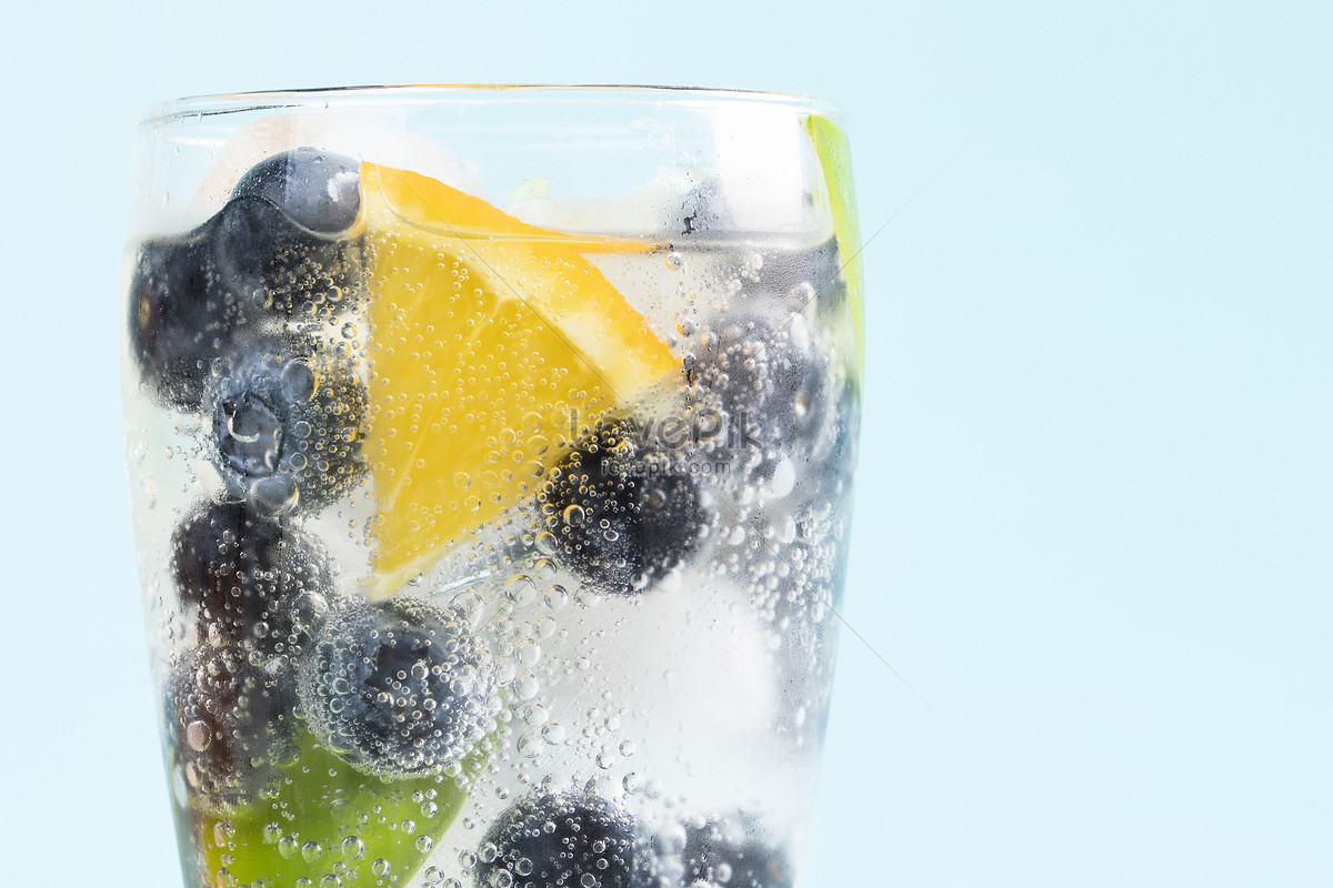 夏日热浪来袭，这杯蓝莓气泡水，让你养眼又清爽 - 知乎