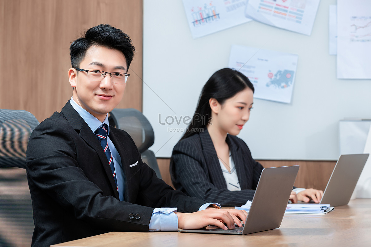 Gratis Foto Orang Orang Bisnis Yang Bekerja Kantor Unduh Di Lovepik