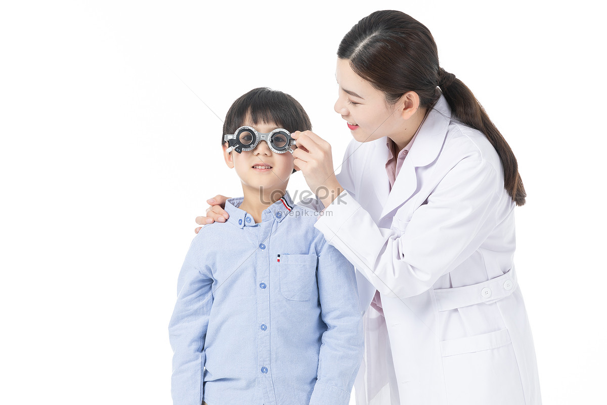 Childrens Physical Examination And Visual Acuity Examination Picture ...