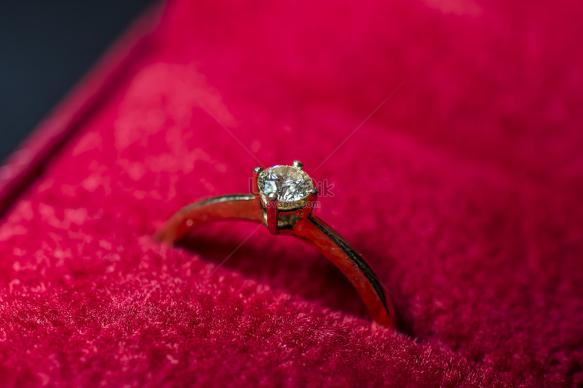 Diamond Engagement Ring 2 ct tw Round 14K Yellow Gold | Jared