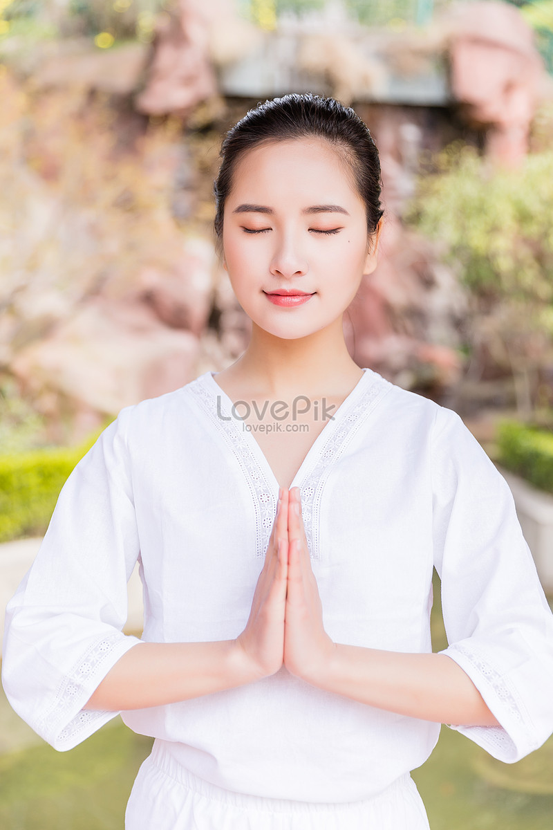 Female Yoga Meditation Picture And HD Photos | Free Download On Lovepik