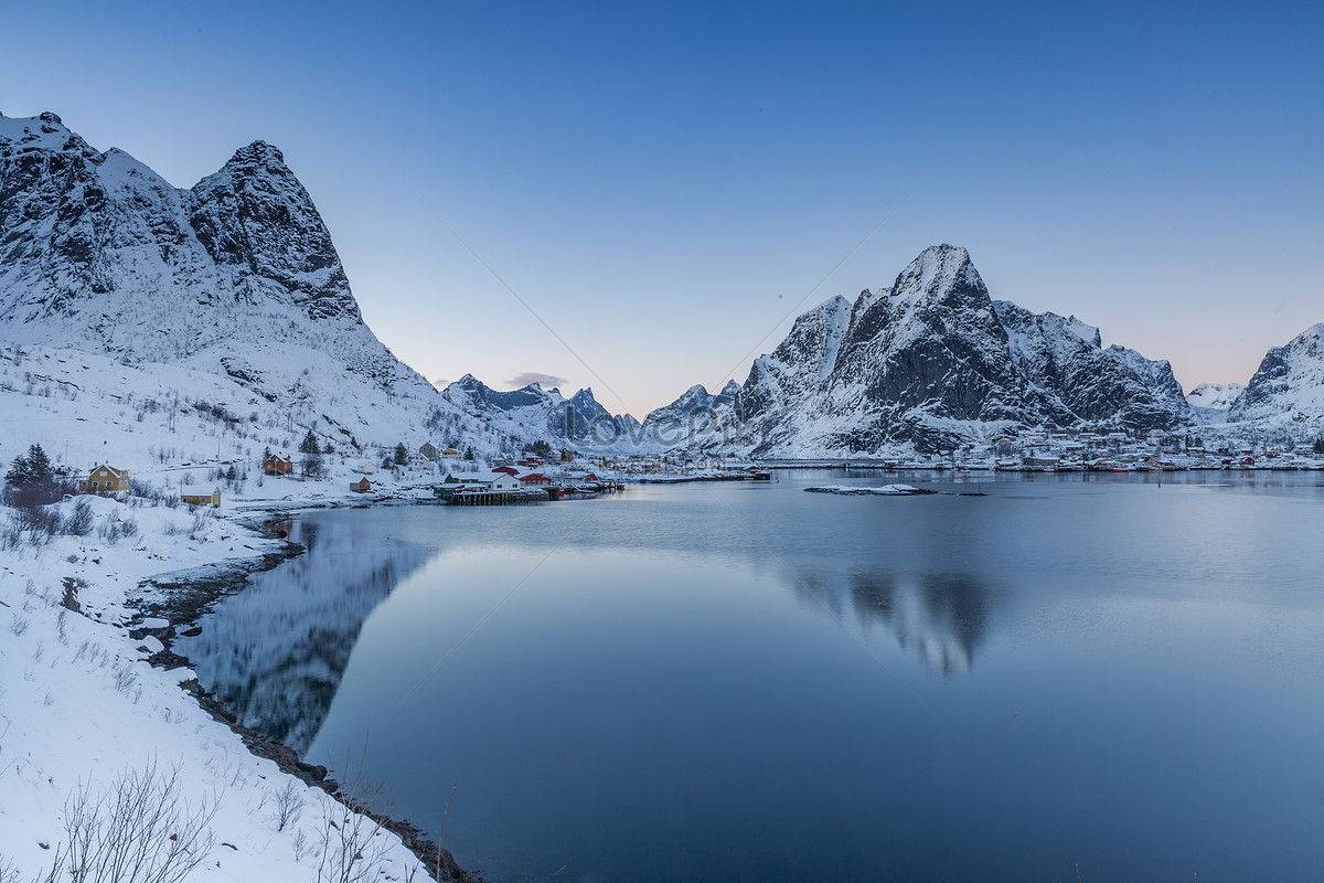 Natural Scenery Of Rena Fishing Village Roverton Islands Norway Picture 