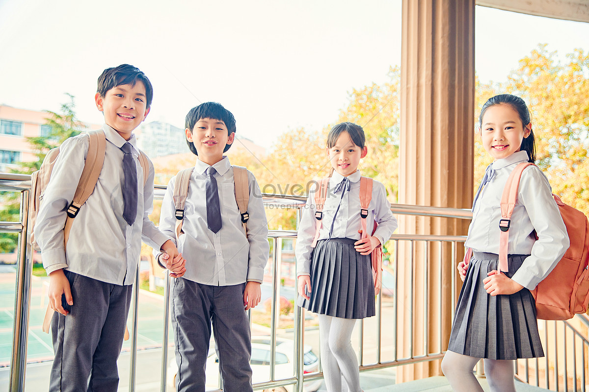 Primary School Pupils Picture And HD Photos | Free Download On Lovepik