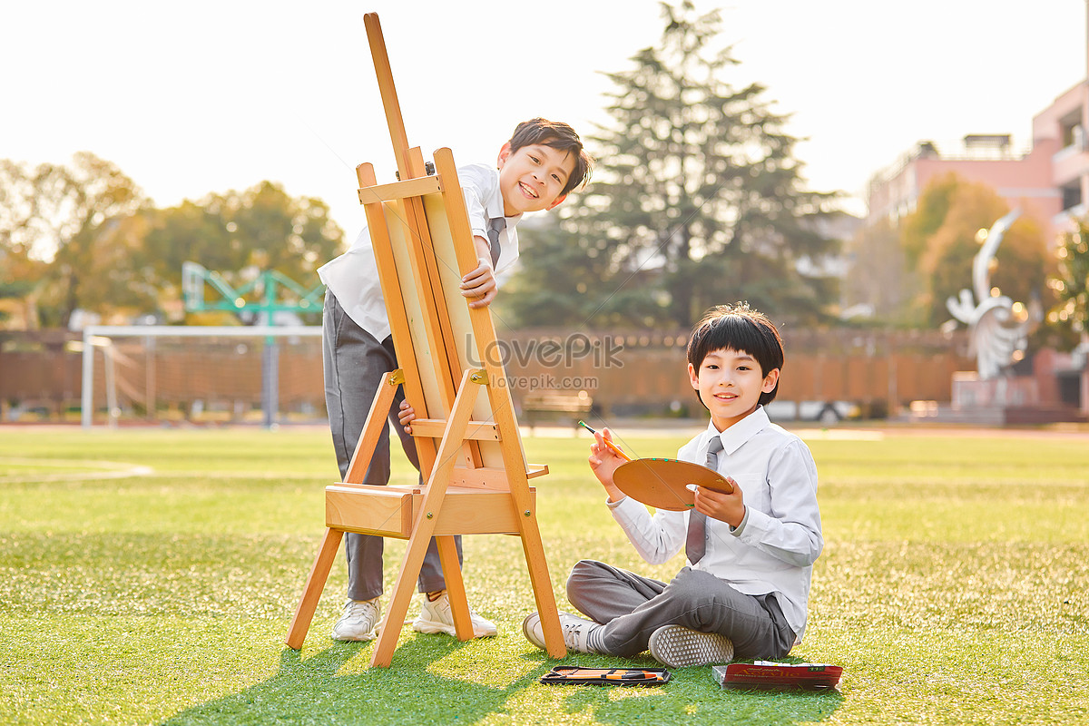 School outside playground Stock Vector Images - Page 3 - Alamy
