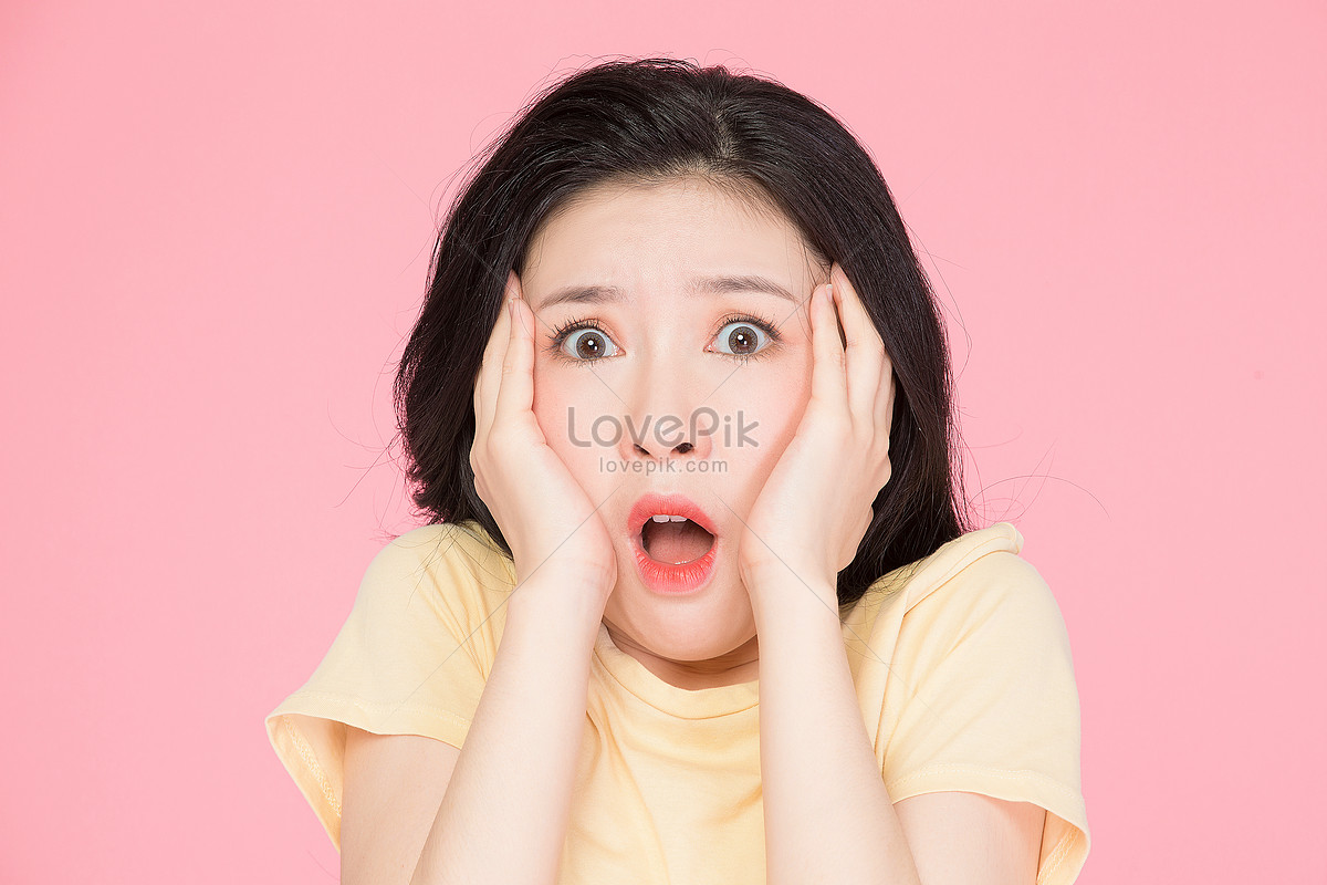 Поражать красотой. A picture of a Surprised girl PNG.