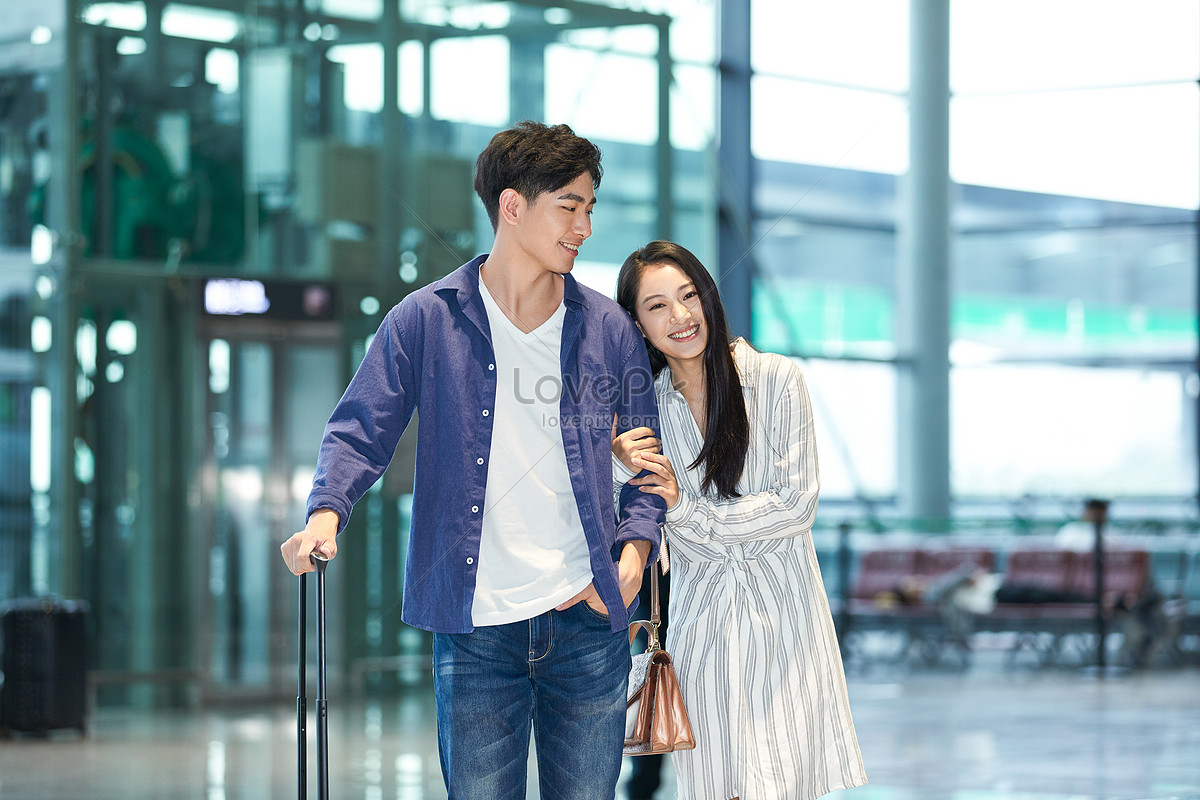 Couple Airport Travel Picture And HD Photos | Free Download On Lovepik