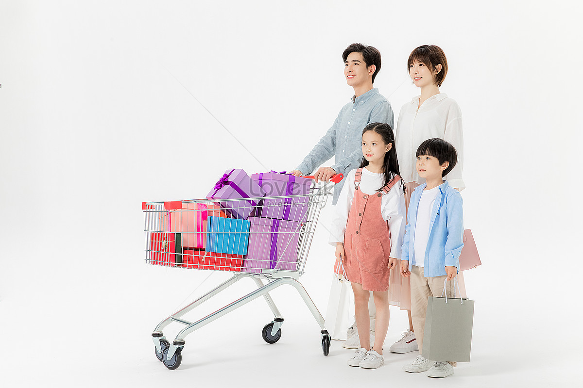 Семья с покупками. Shopping 4 класс