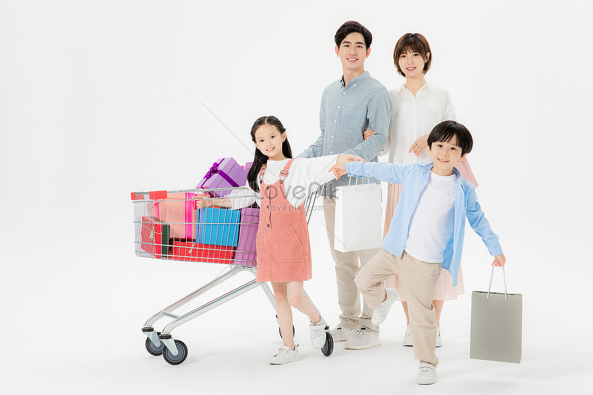 Shopping 4 класс. Семья с покупками. Семья в супермаркете фон.
