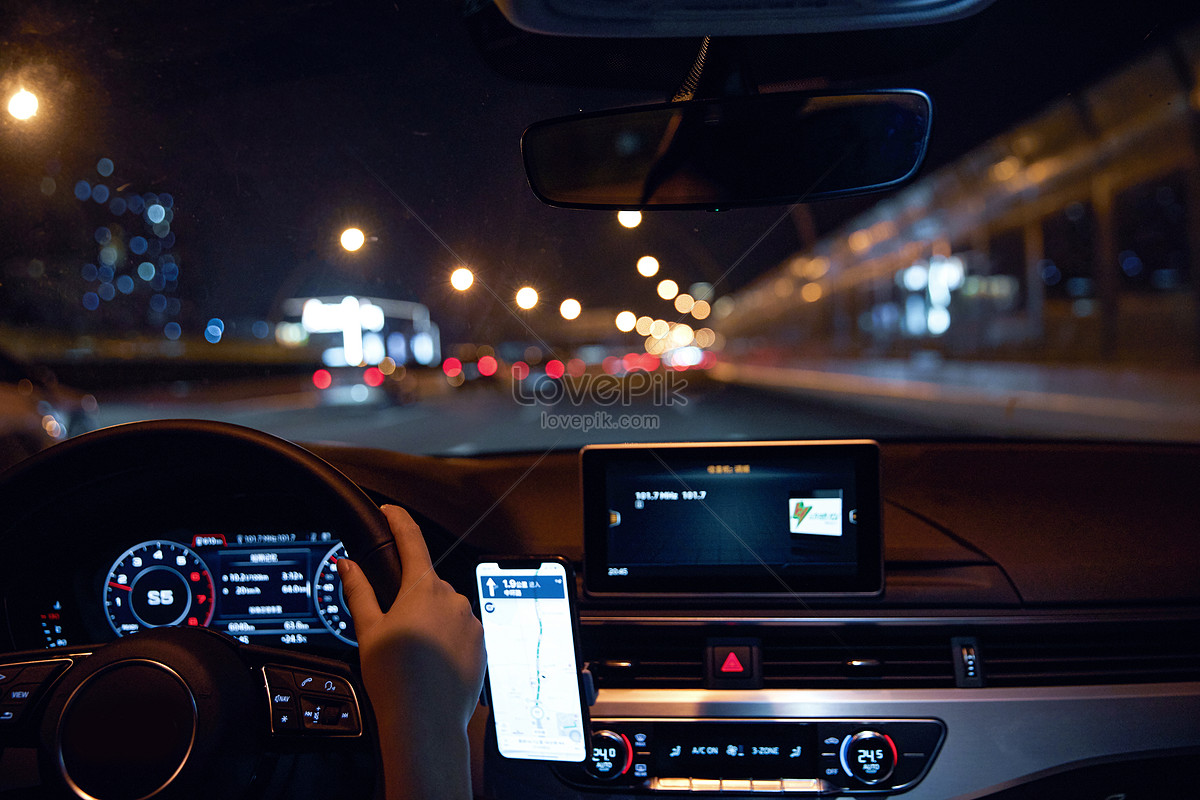 夜间城市交通在出租车指示牌后的时间视频特效素材-千库网