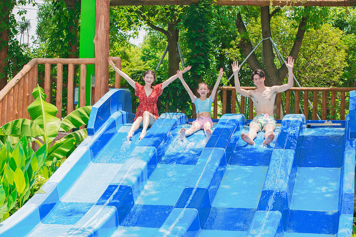 Play In A Family Of Three Water Parks Picture And HD Photos | Free ...