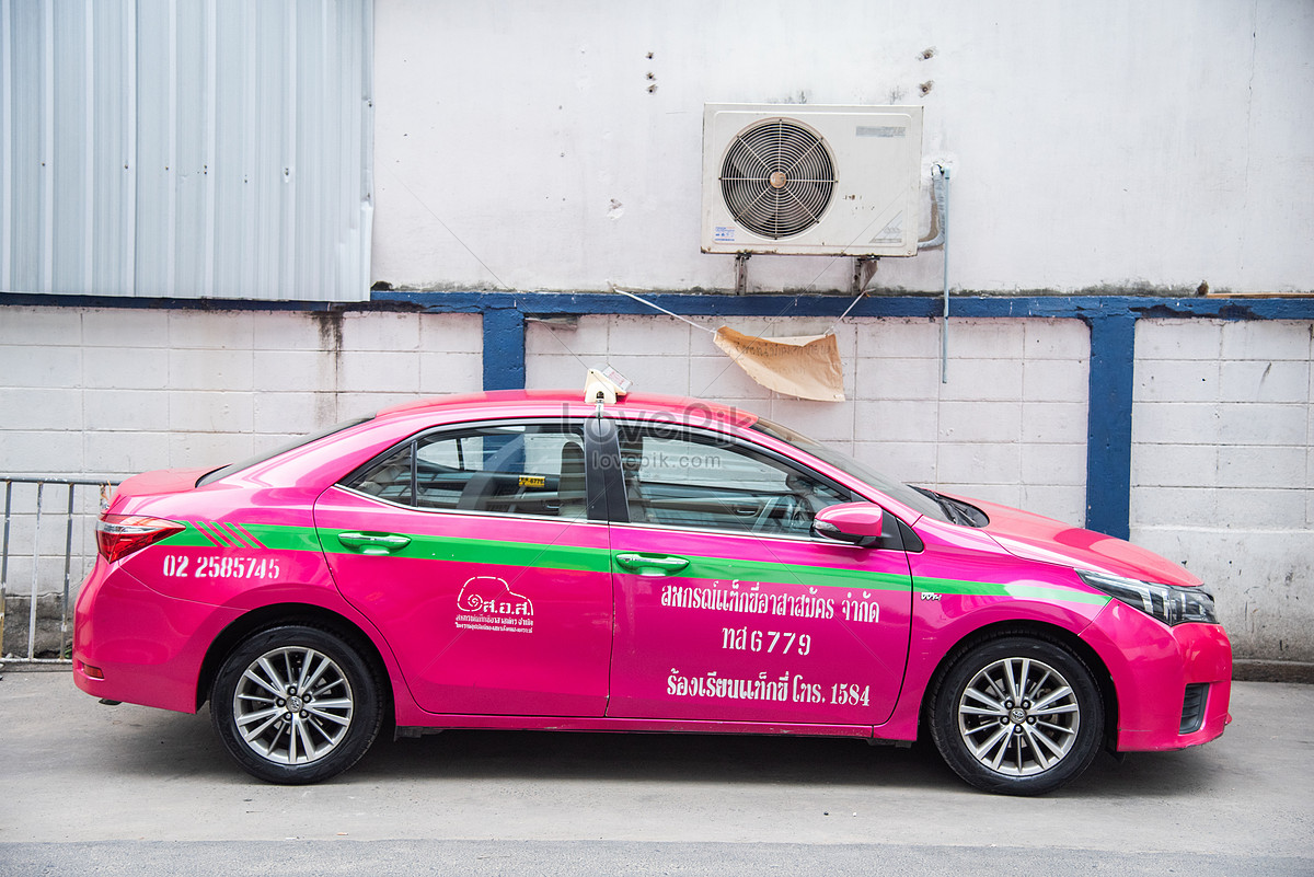 Такси тайцы. Такси Роуз. Розовое такси картинки. Электрон такси Нижний Новгород машина розовая. Тайские номера машин.