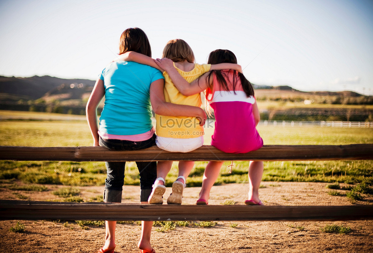 3 Girl Sitting On The Fence Picture And HD Photos | Free Download ...