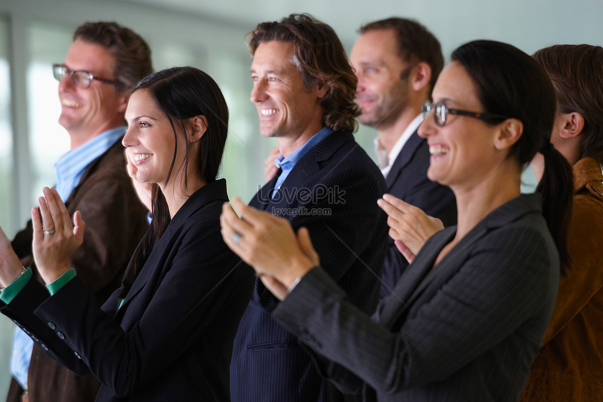 Business Team Applauding And Smiling Picture And HD Photos | Free ...