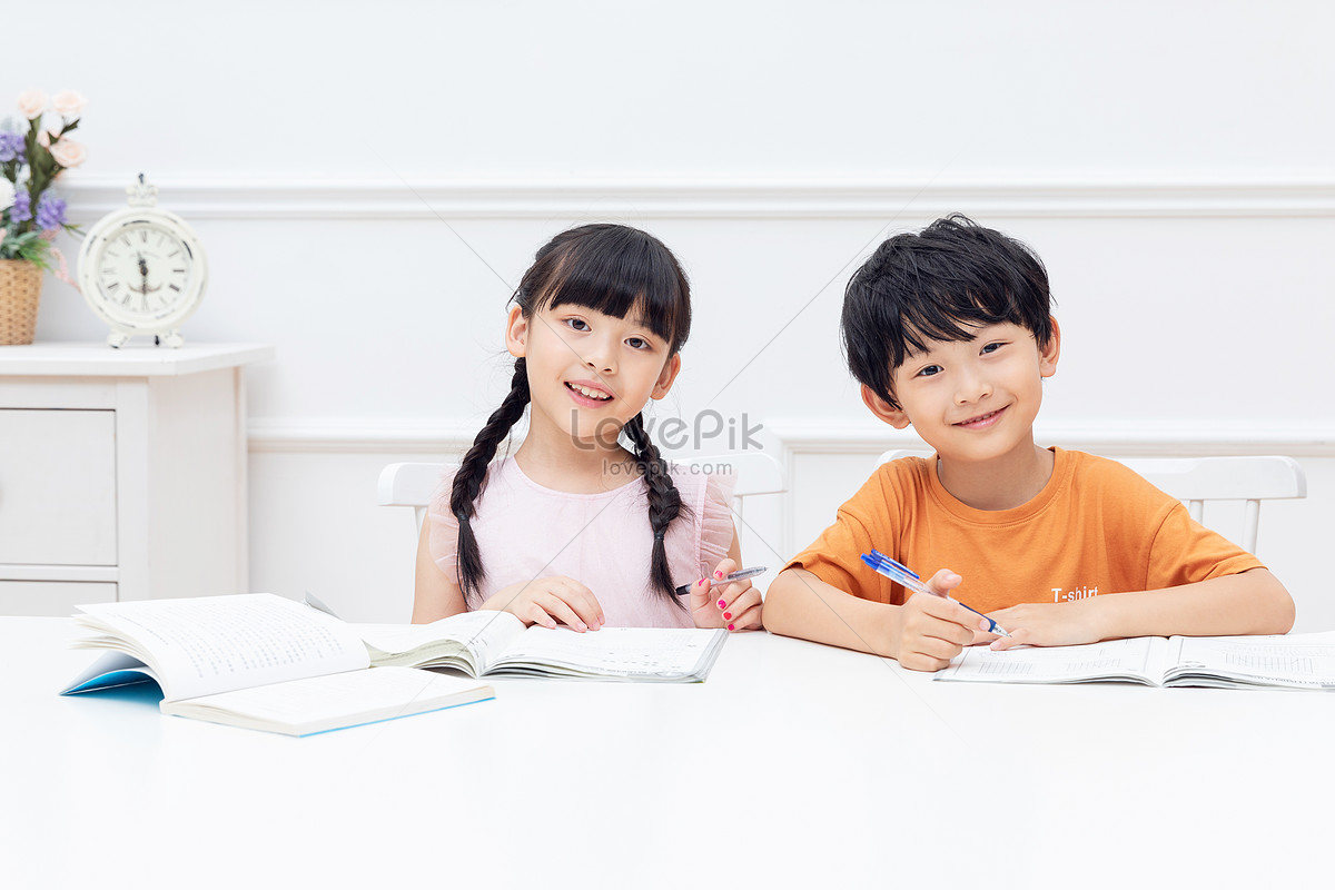 Children doing summer homework, happy boy, and homework, kids boy HD Photo