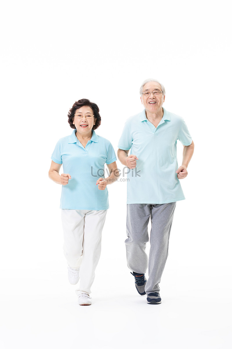 Three elderly people running happily, holding hands png download -  3916*3248 - Free Transparent Elderly People Running png Download. -  CleanPNG / KissPNG