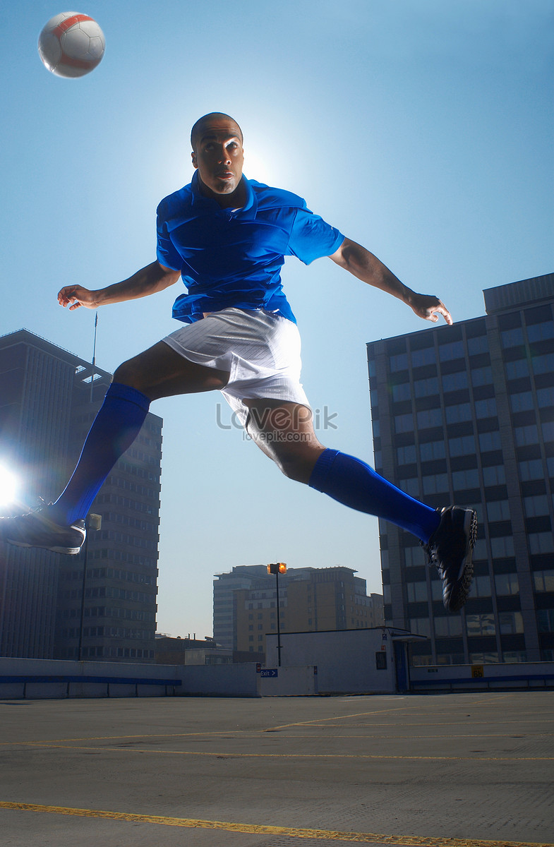 Football Player Heading The Ball Picture And HD Photos | Free Download ...