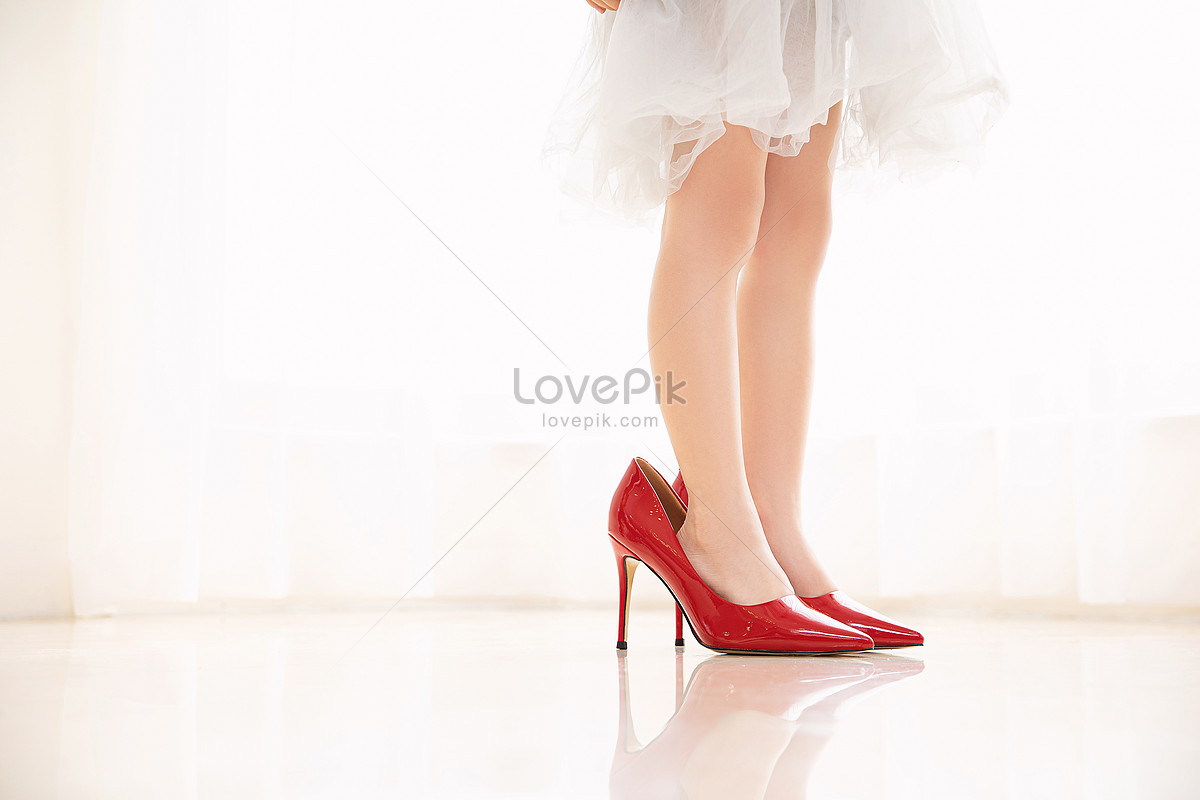 Girl Wearing High Heels Close-up Picture And HD Photos | Free Download On  Lovepik