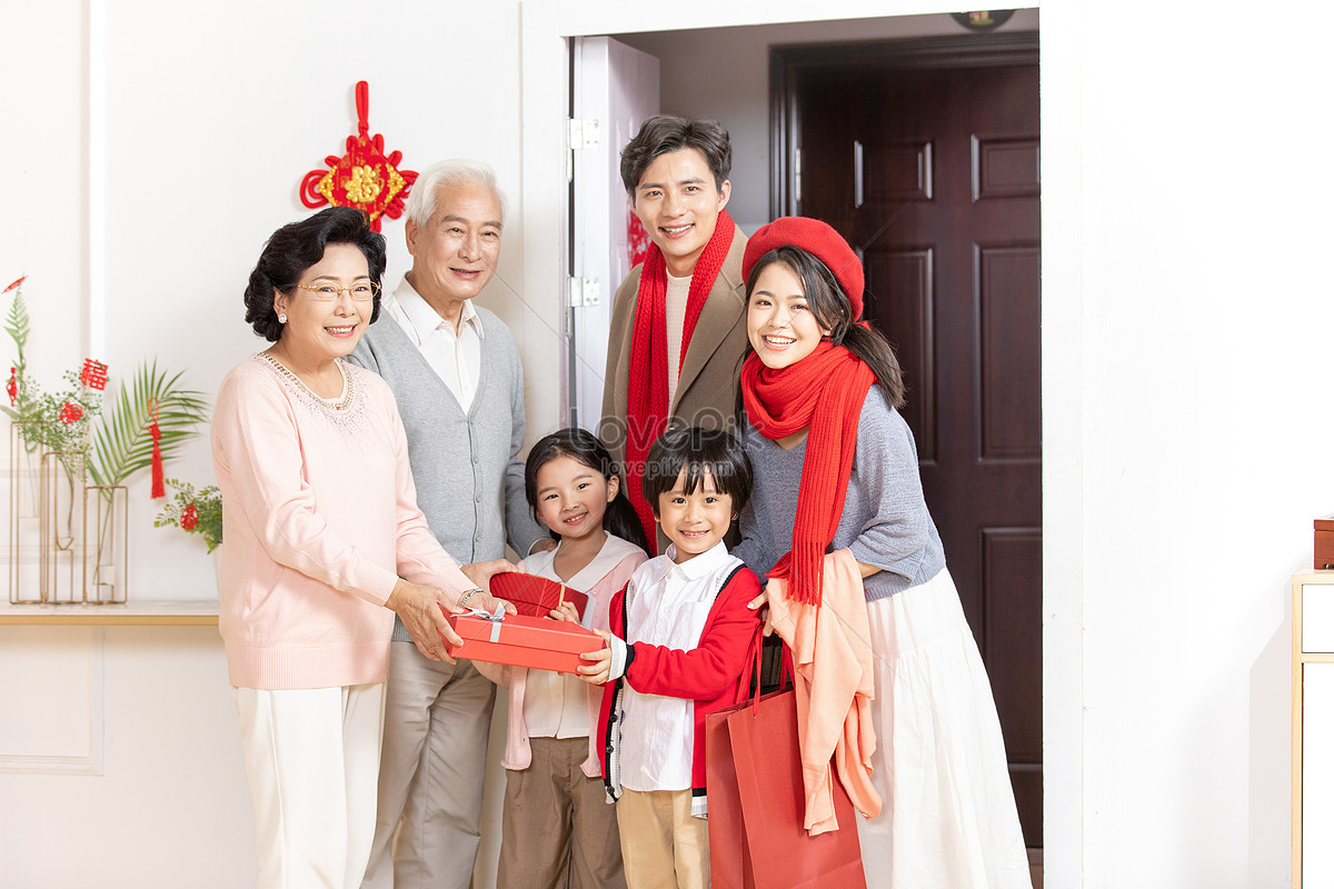 New Year Family Welcomes Picture And HD Photos | Free Download On Lovepik