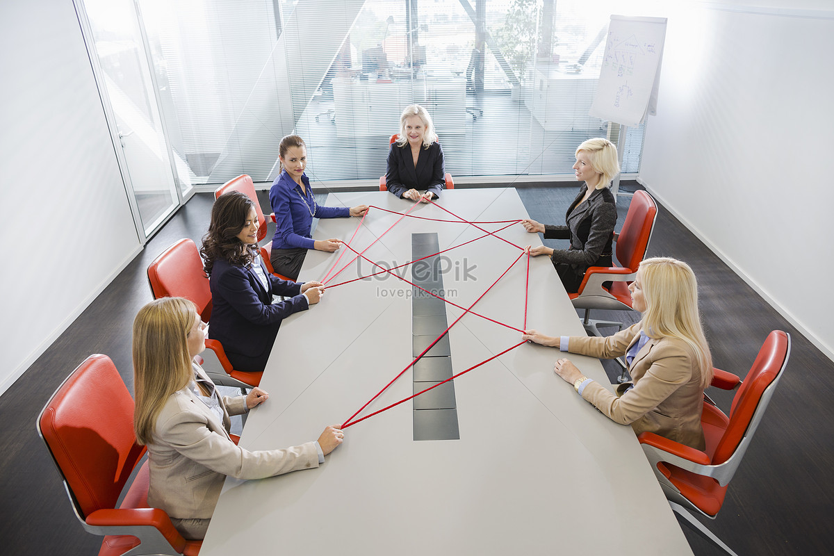 Solve problems at the conference table, office team work, creative, conference table HD Photo