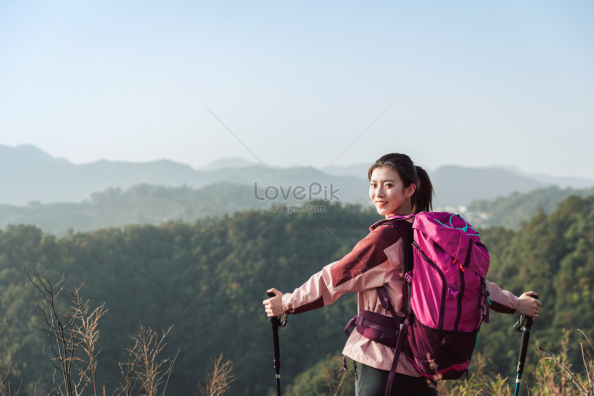 젊은 여성 등산 사진 무료 다운로드 - Lovepik