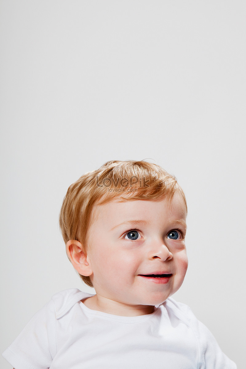 Baby Boy Looks Into The Distance Picture And HD Photos | Free Download On  Lovepik