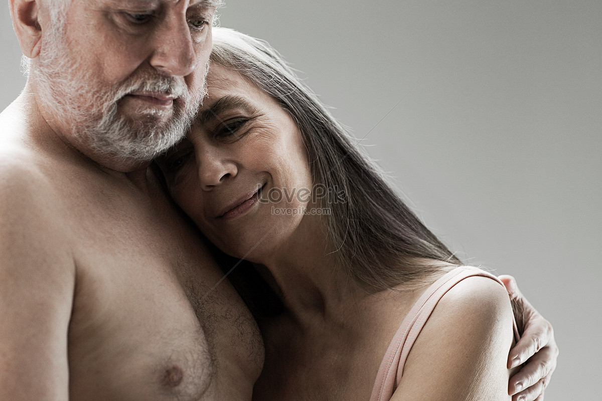 Elderly Couple Hugging Picture And HD Photos | Free Download On Lovepik