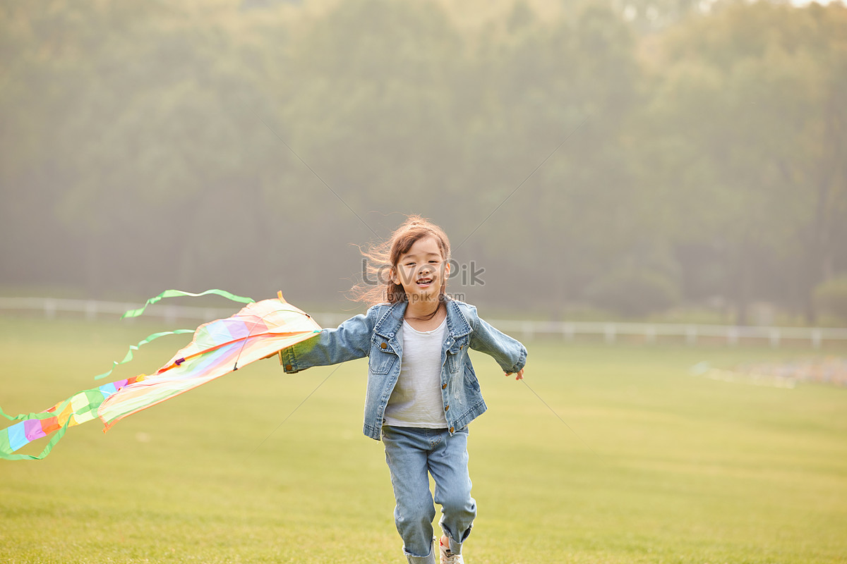 Girl Flying A Kite On The Lawn Picture And HD Photos | Free Download On ...