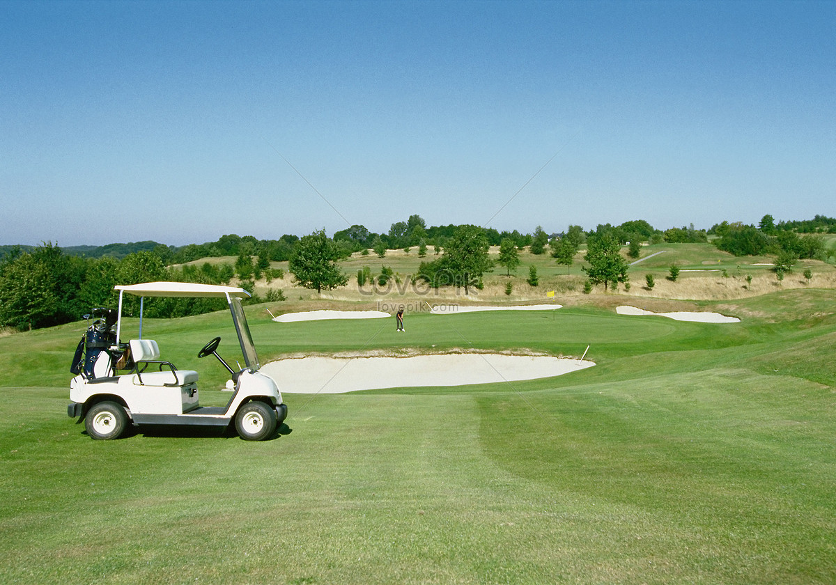 Аренда гольф каров. Каре и гольфы фото. Багги для гольфа фото. Golf car parking.