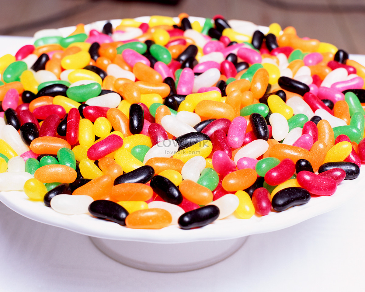 Jelly f. Сладости из фасоли. Сладкие Бобы. Конфетная тарелка фото. Dish of multicolored Jelly Beans.