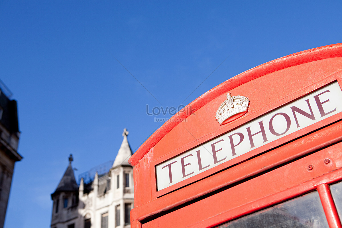 Корона на телефонной будки Лондона. Лондон Red Route. London tradition brand.