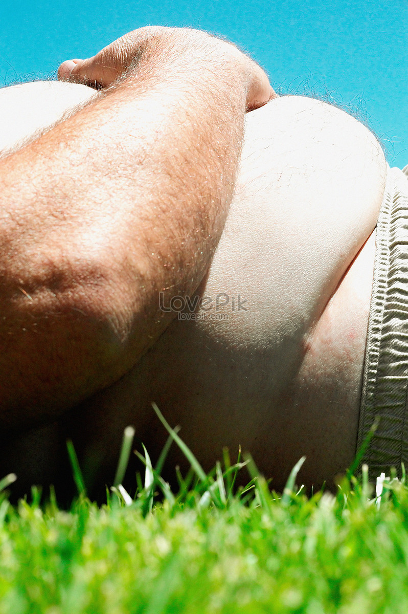 Overweight Man Sunbathing Picture And HD Photos | Free Download On Lovepik