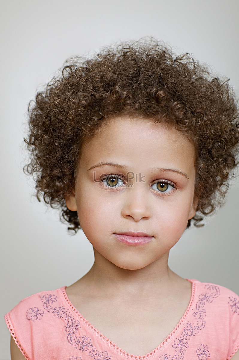 Short Hair Curly Mixed Race Girl Picture And HD Photos | Free Download On  Lovepik