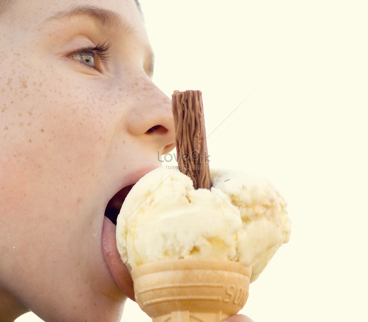 side-view-of-boy-licking-ice-cream-cone-picture-and-hd-photos-free