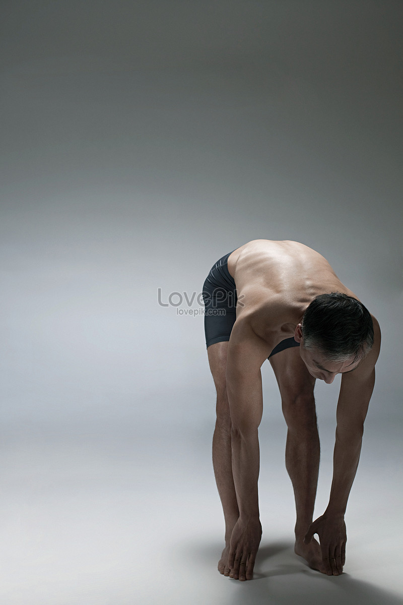 Young Indian Male Body Builder Posing Back Stock Photo by ©rioillustrator  356853576