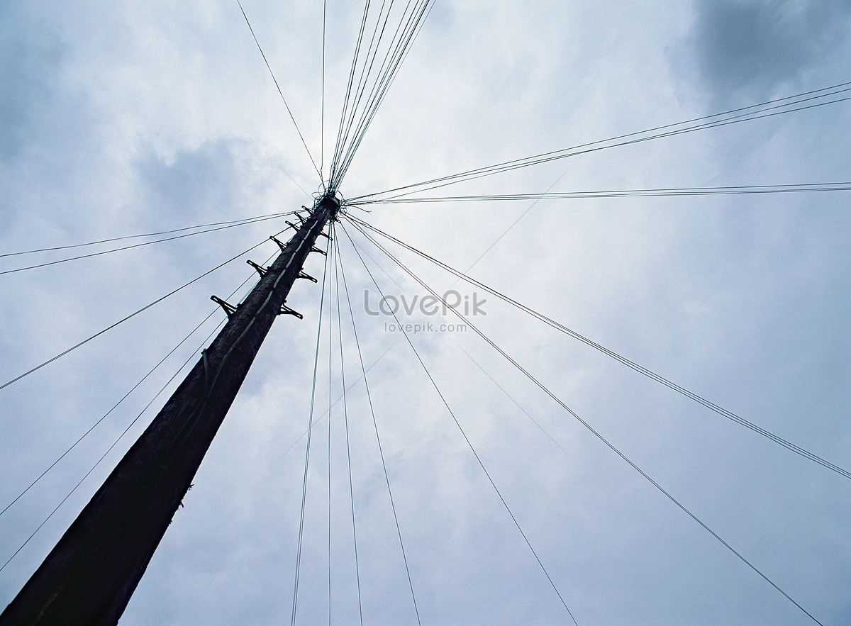 This telephone pole looks different. Телефонный столб.