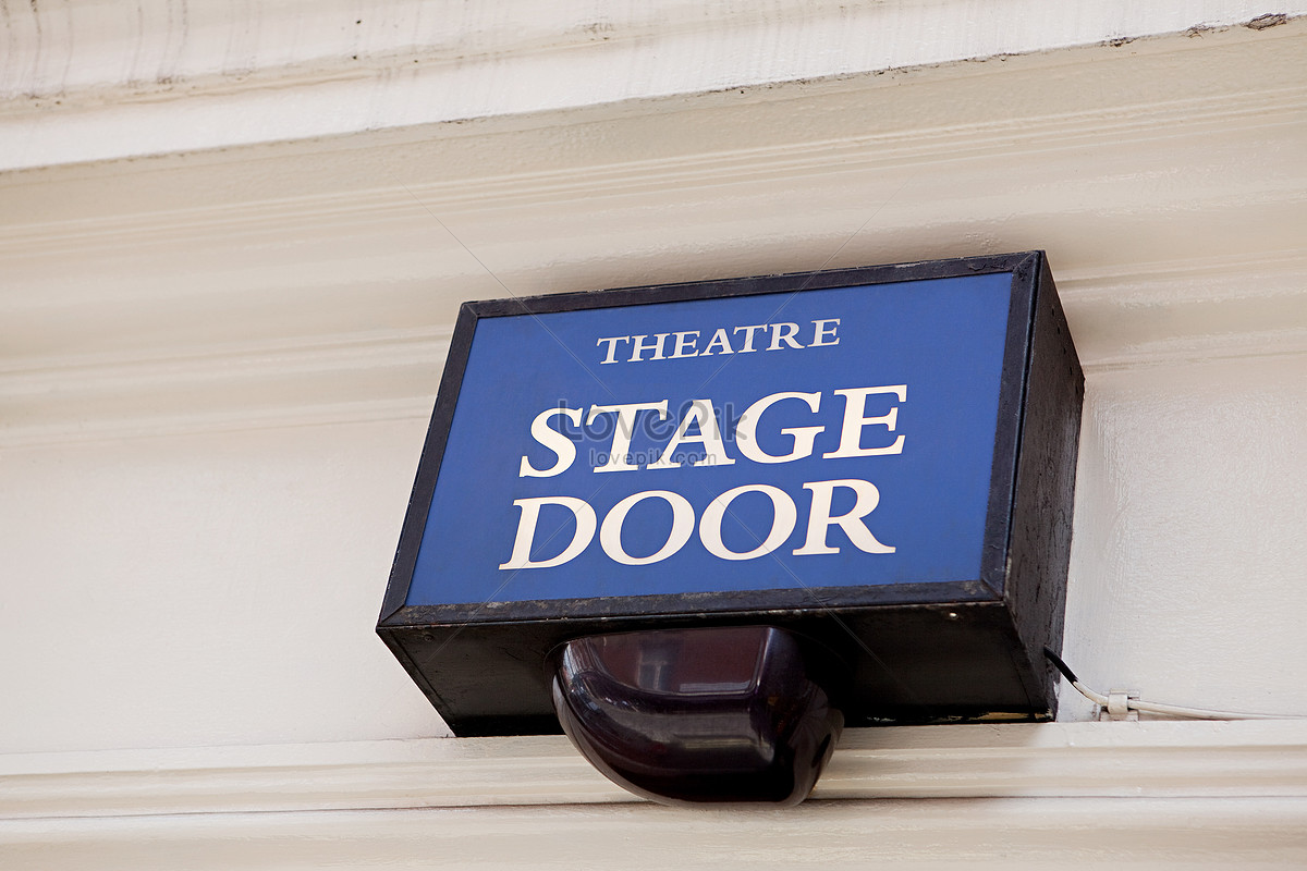 Stage door. Те энд картинки.