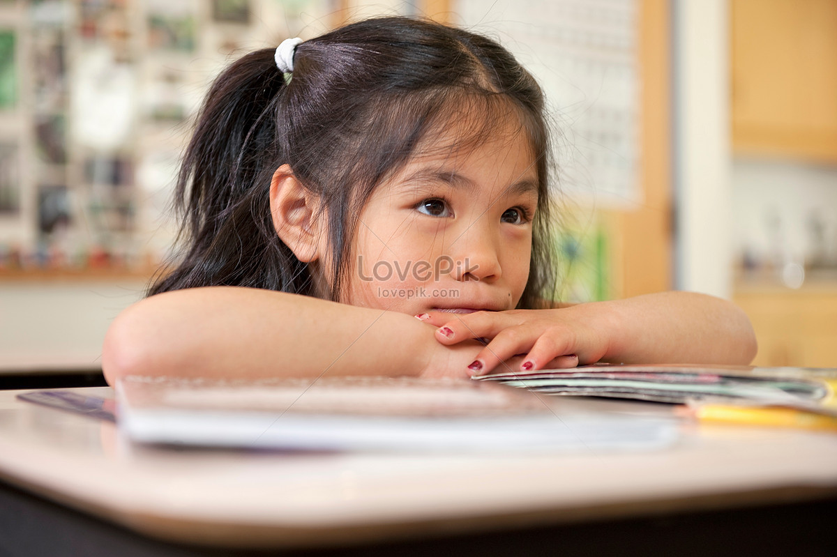 Elementary School Students Picture And HD Photos | Free Download On Lovepik