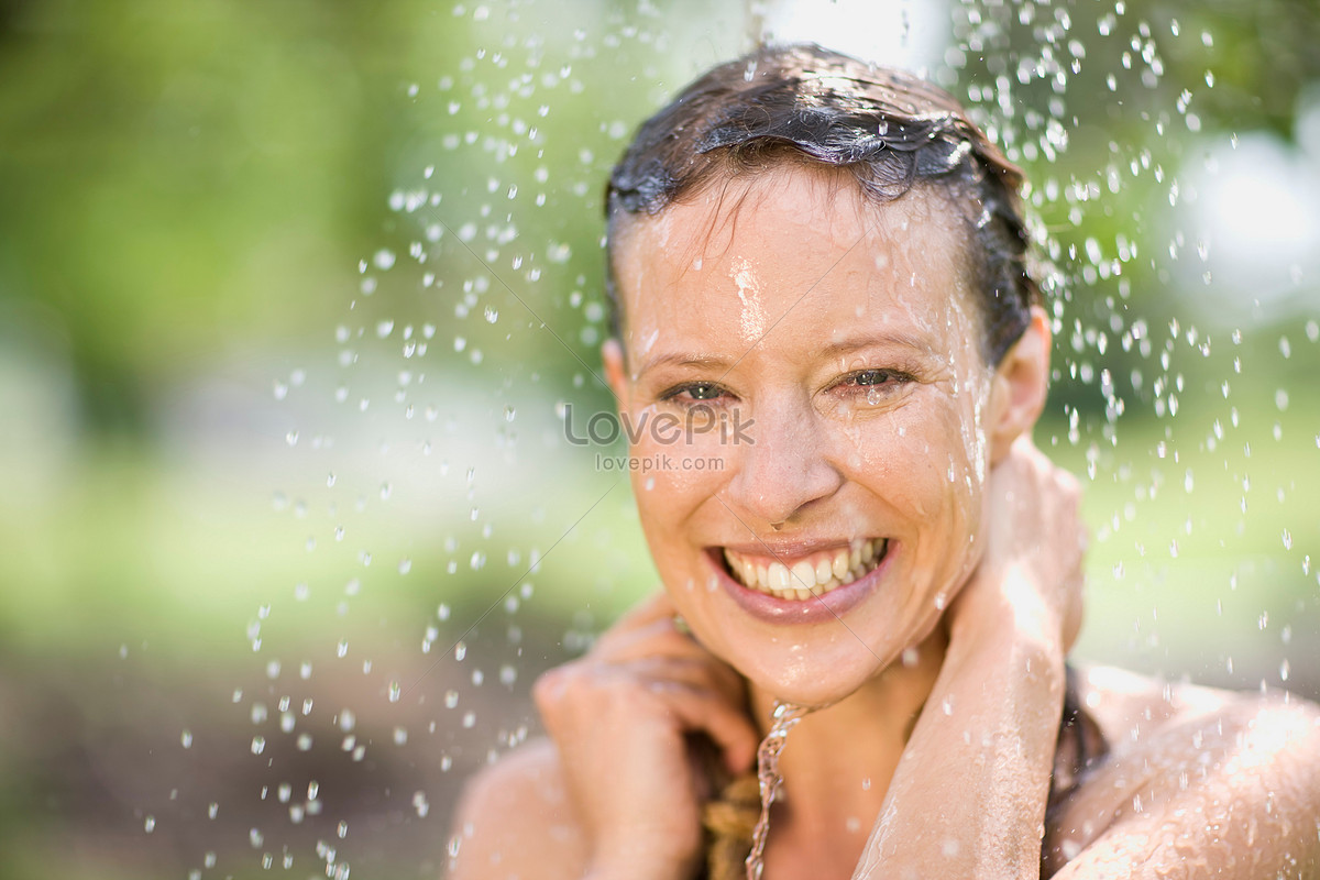 Mujer En Ducha Foto Descarga Gratuita Hd Imagen De Foto Lovepik 