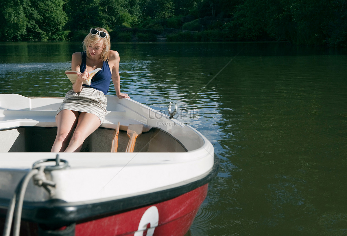 Woman Reading Book On Boat Picture And HD Photos | Free Download On Lovepik