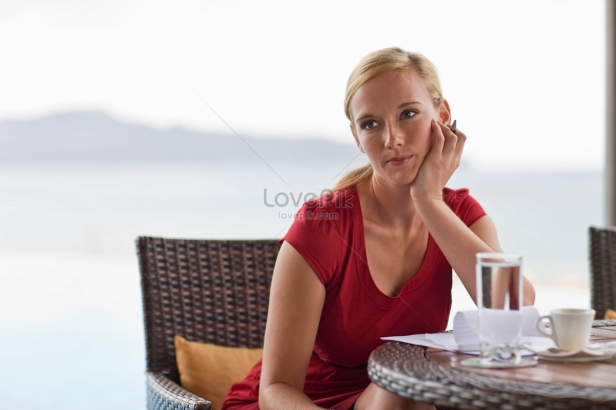 Woman Thinking Picture And HD Photos | Free Download On Lovepik