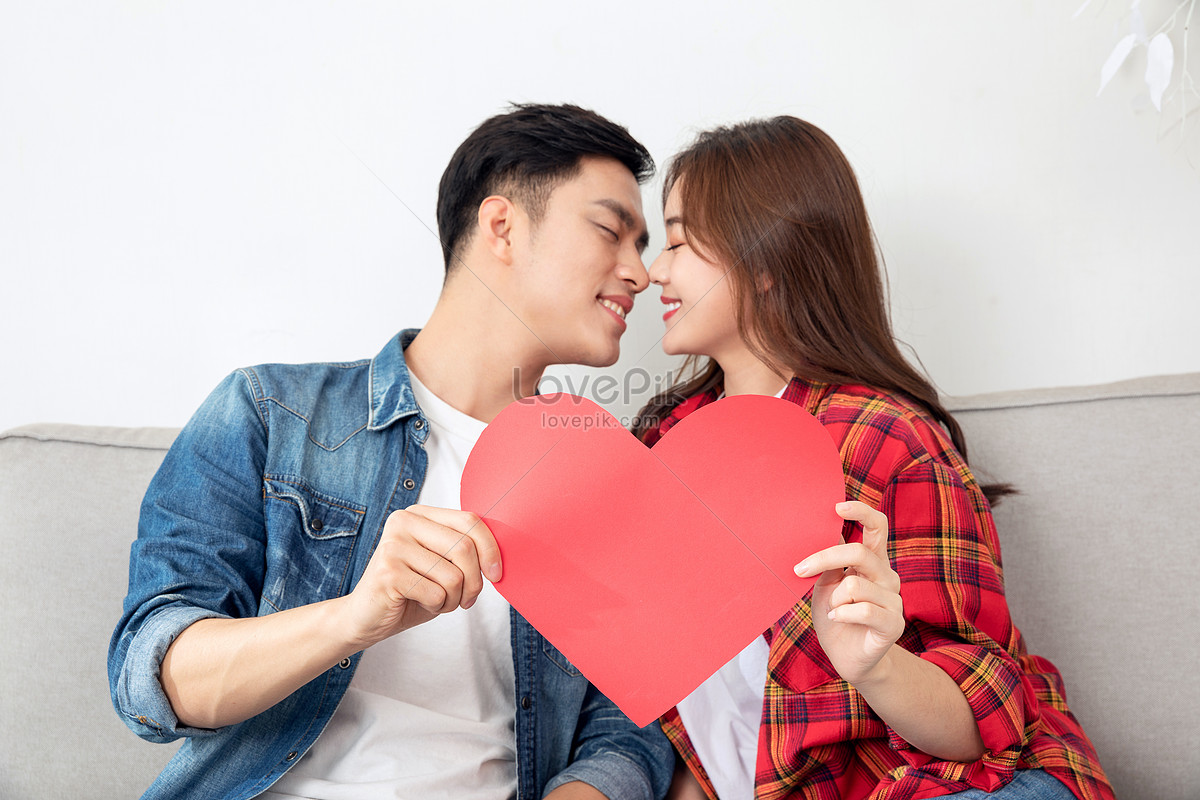 Couple At Home Full Of Love Picture And HD Photos | Free Download ...