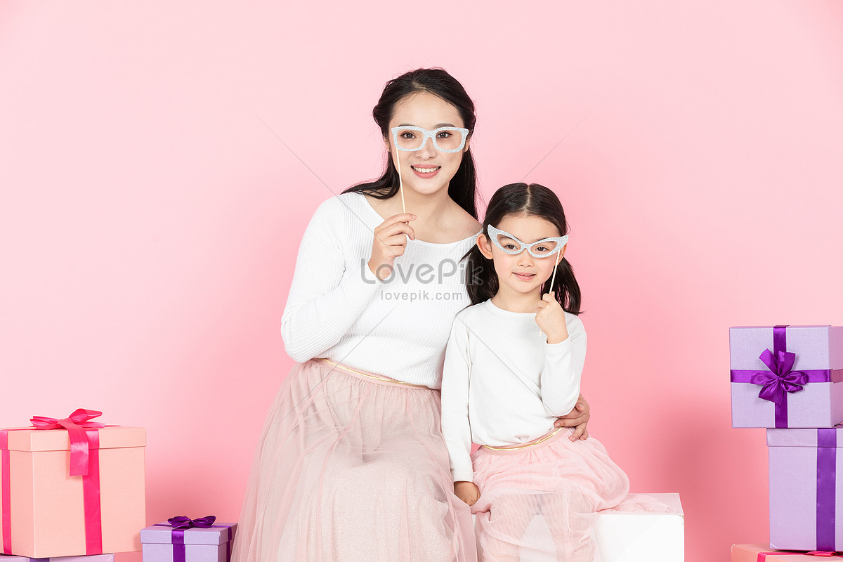 Mothers Day Mother And Daughter Shopping Picture And Hd Photos Free Download On Lovepik 4073