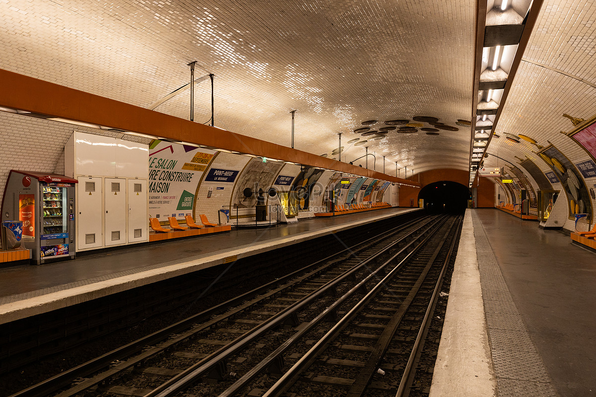 巴黎地铁入口摄影图片-巴黎地铁入口摄影作品-千库网