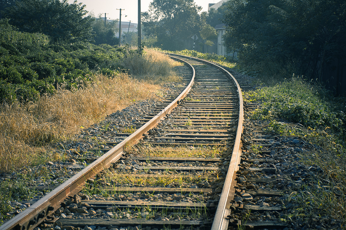 Small train shop tracks